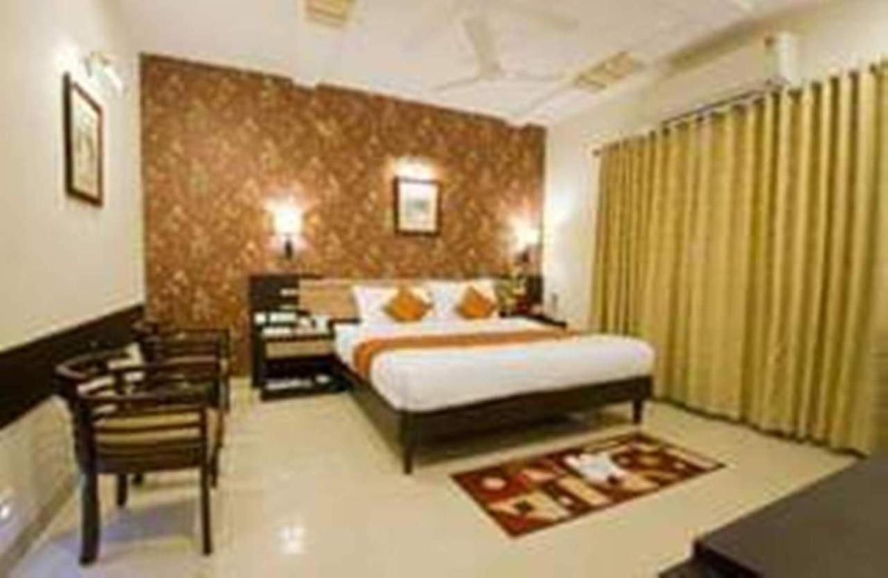 Hotel Siddharth Palace ジャイプール エクステリア 写真